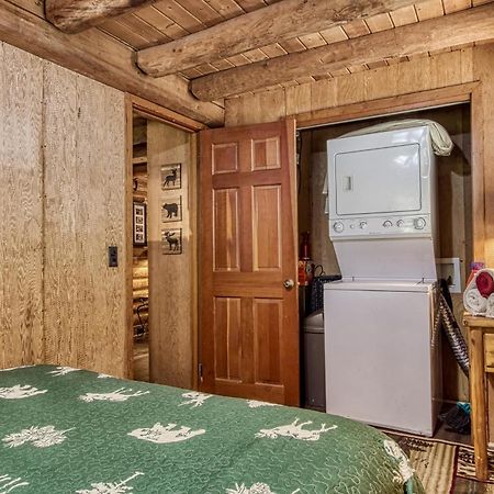 Very Private, Real Log Cabin With Hot Tub! Sevierville Buitenkant foto