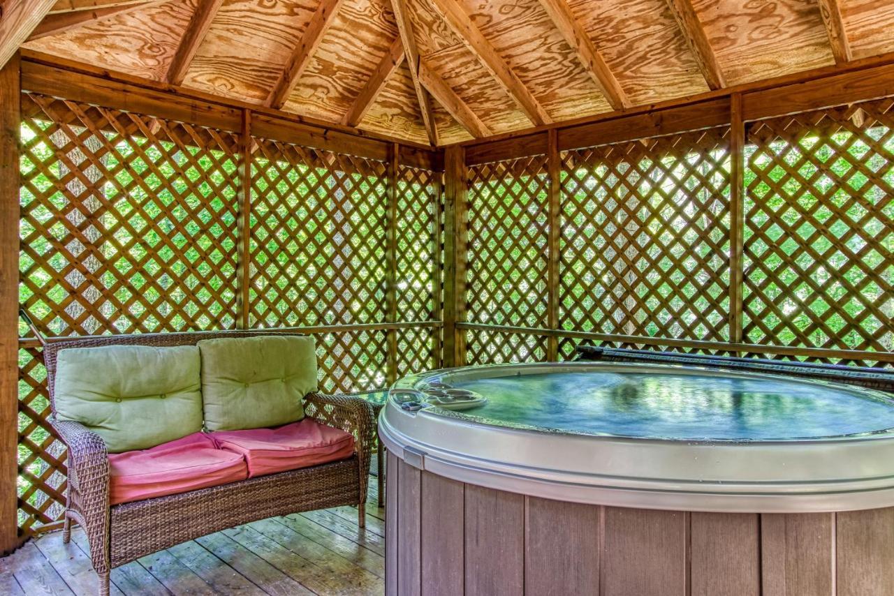 Very Private, Real Log Cabin With Hot Tub! Sevierville Buitenkant foto