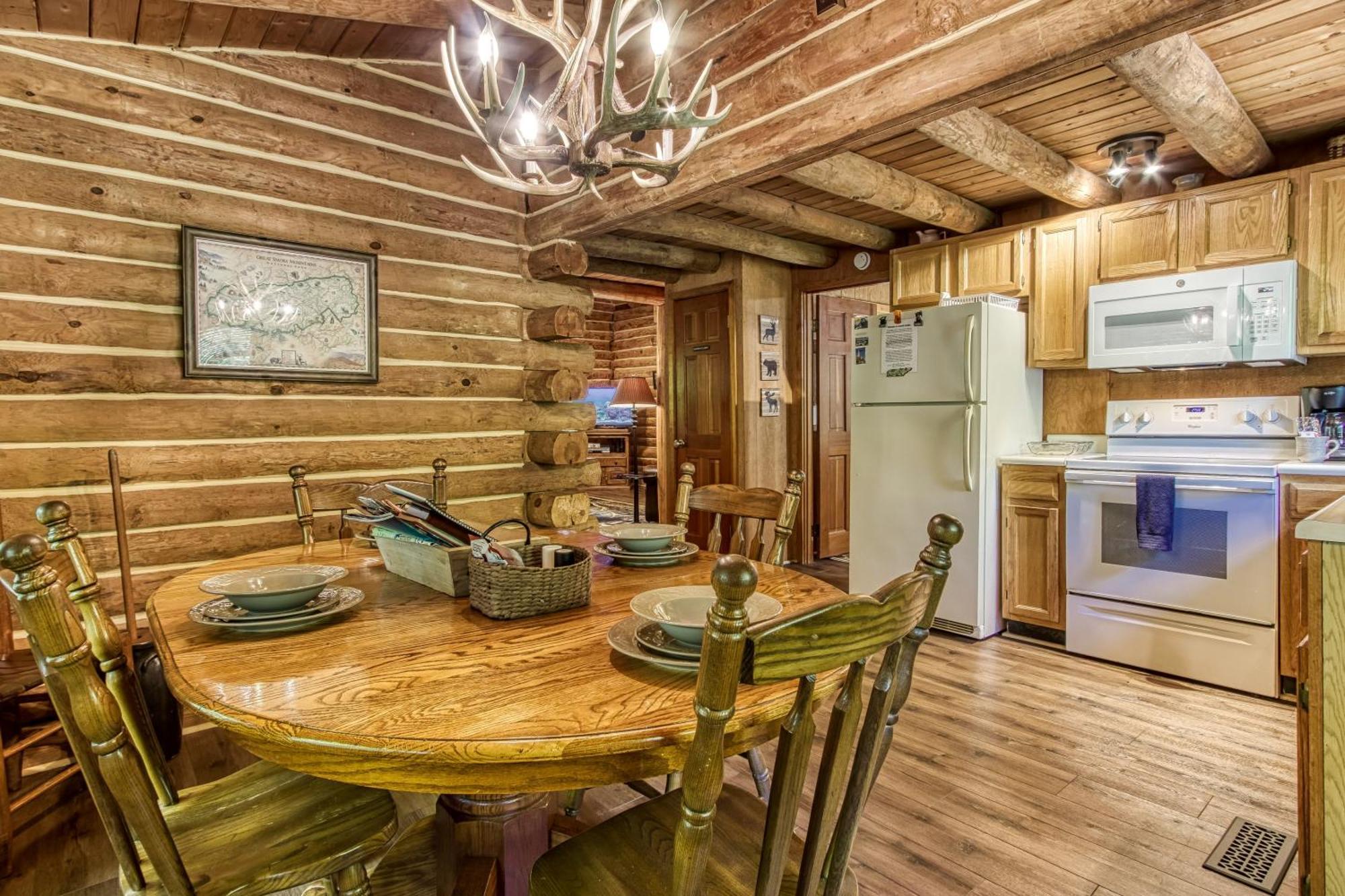 Very Private, Real Log Cabin With Hot Tub! Sevierville Buitenkant foto
